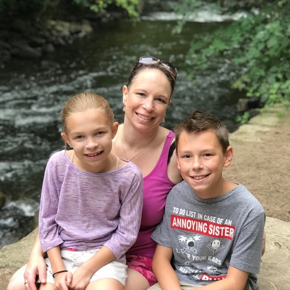 Meet your Posher, Lori - Picture 4 of 7